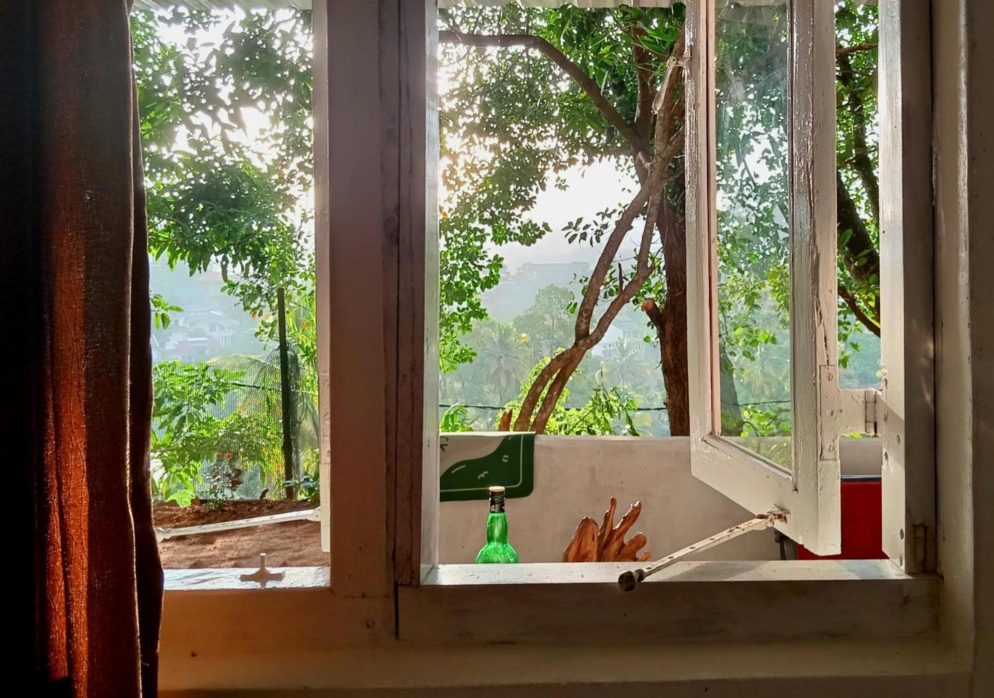 Fly Infinity - Home Stay Kandy Exteriör bild