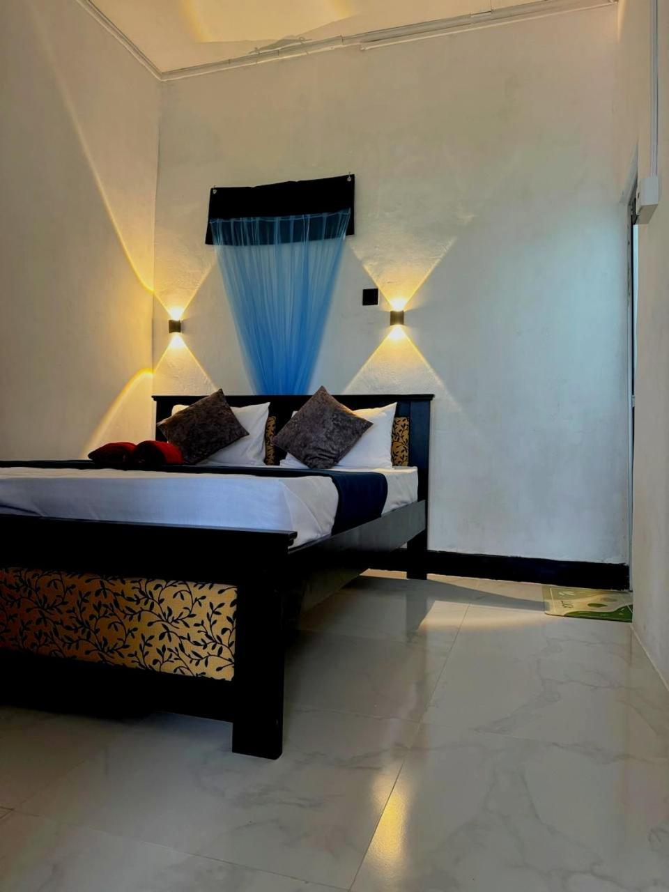 Fly Infinity - Home Stay Kandy Exteriör bild